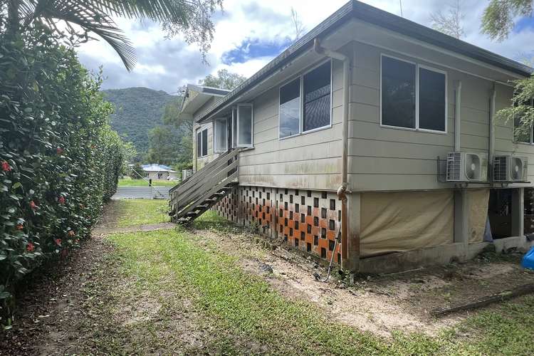 2 King St, Tully QLD 4854