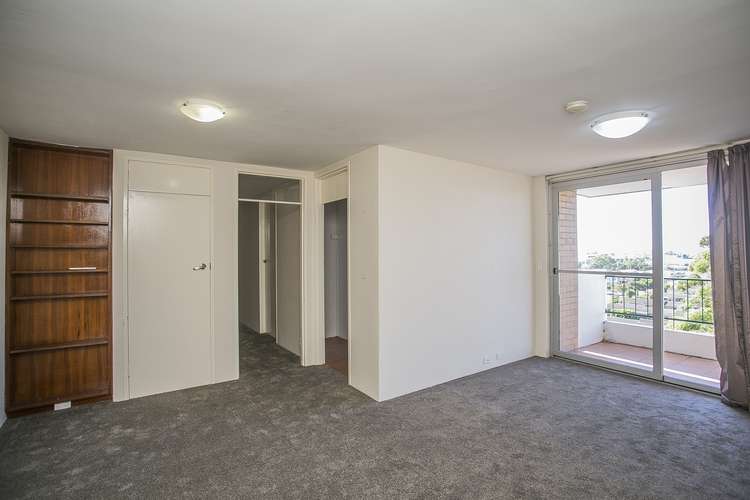 Unit 97/16 Leeder St, Glendalough WA 6016