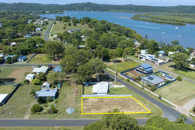 1 Kamar St, Russell Island QLD 4184