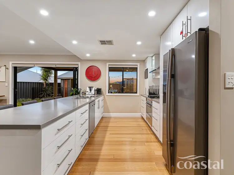 Sixth view of Homely house listing, 8 Lookout Vsta, Singleton WA 6175