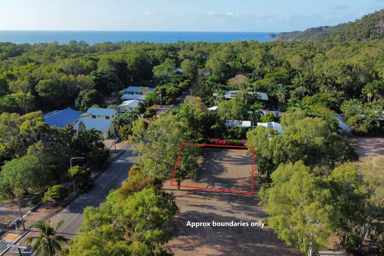 54 Horseshoe Bay Rd, Horseshoe Bay QLD 4819