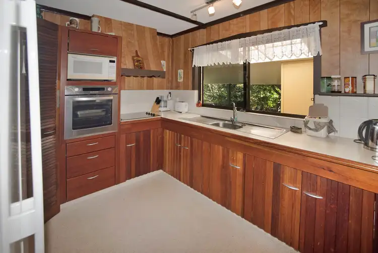 282 Flaxton Dr
