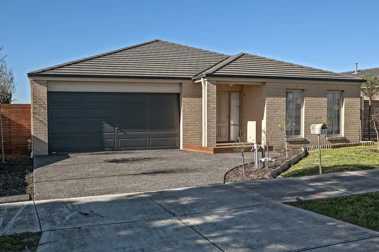 32 Yammerbook Way, Cranbourne East VIC 3977