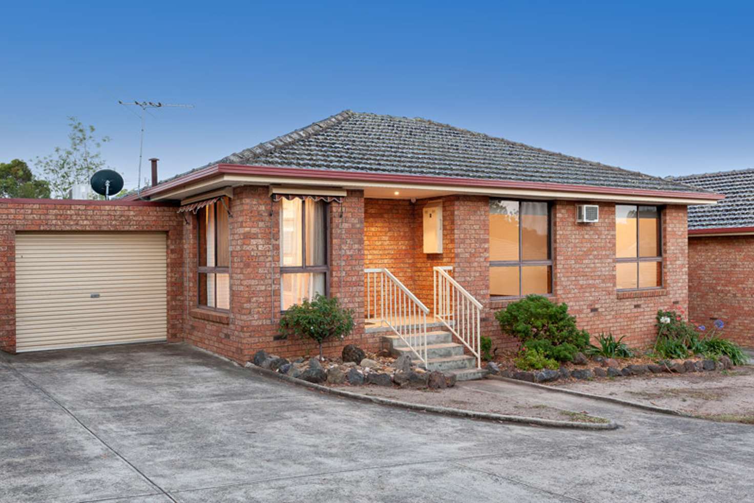 Main view of Homely unit listing, 2/8 William Street, Greensborough VIC 3088