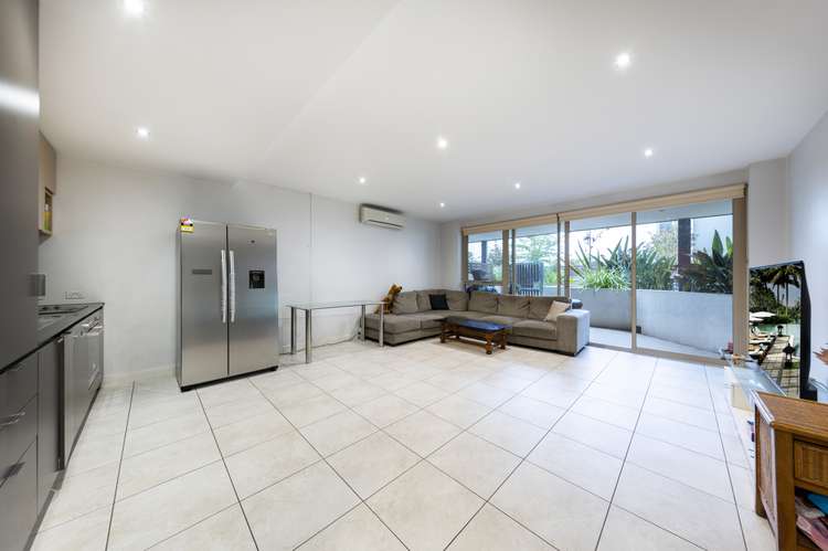 Third view of Homely apartment listing, 20/12 Crefden Street, Maidstone VIC 3012
