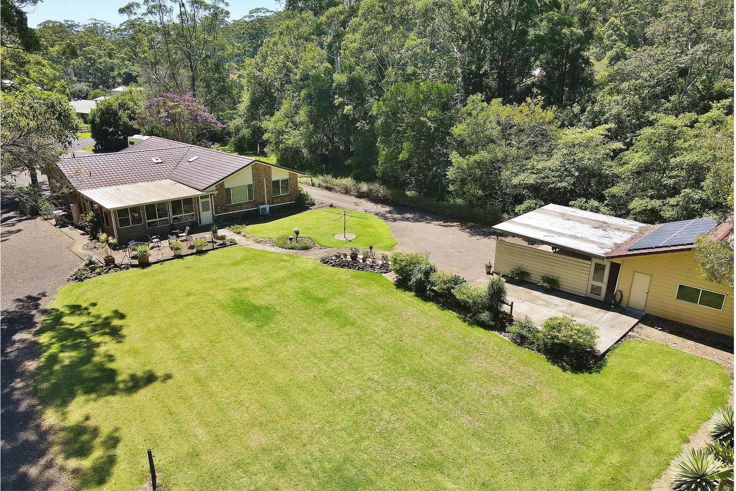Main view of Homely acreageSemiRural listing, 5 Blue Gum Place, Kew NSW 2439