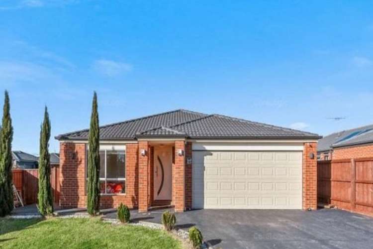 Main view of Homely house listing, 48 Valencia Circuit, Cranbourne VIC 3977
