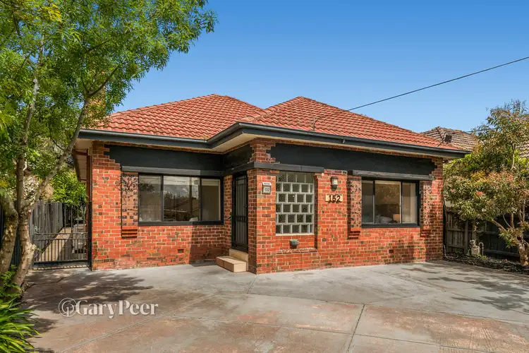 152 Oakleigh Road