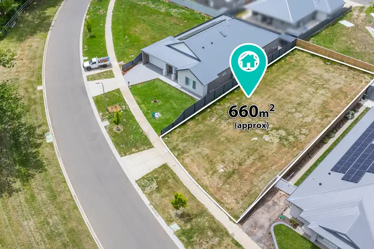 7 Oaktree Boulevard