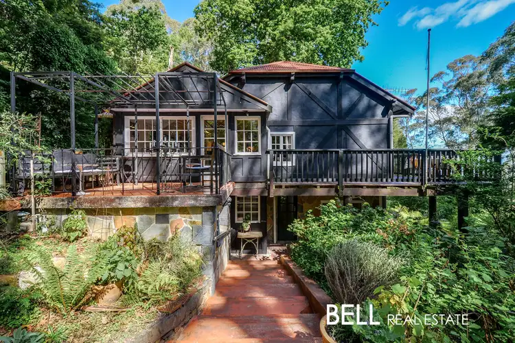 136 Mount Dandenong Tourist Road