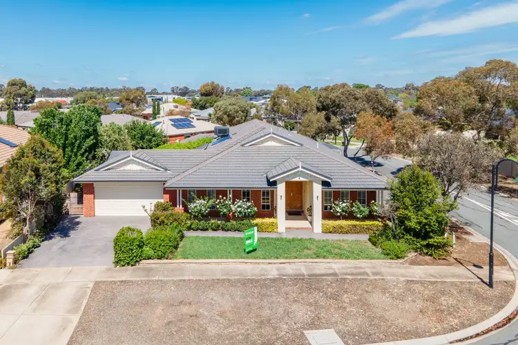 24 Forest Drive