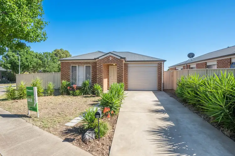 8 Cezanne Drive