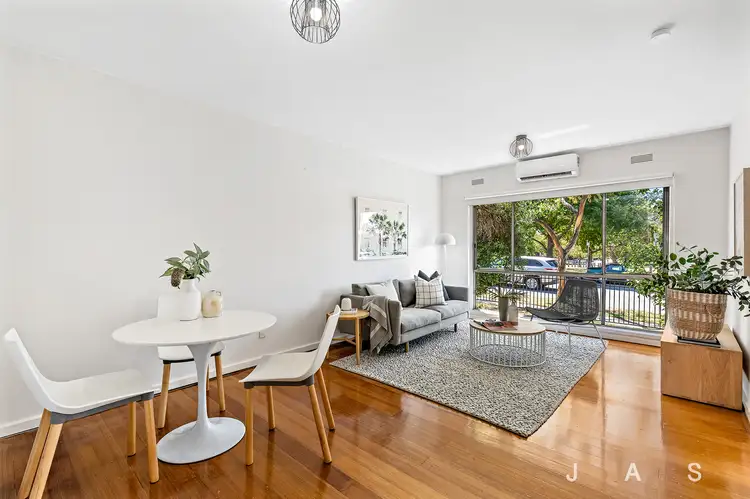 67 Monash Street