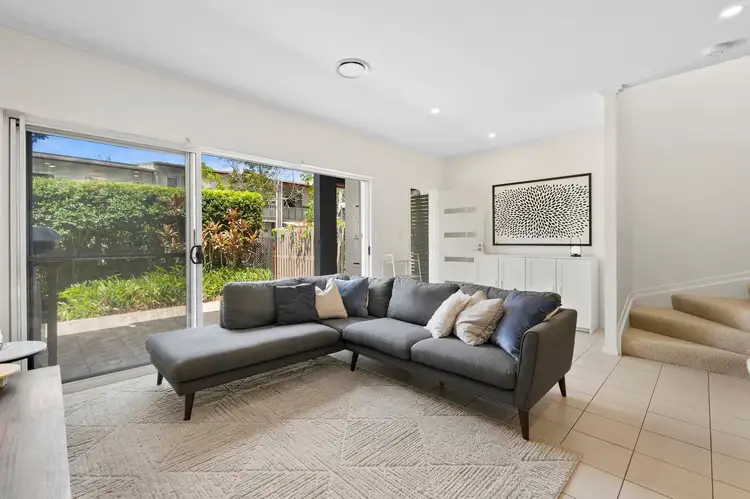 28 Amazons Place