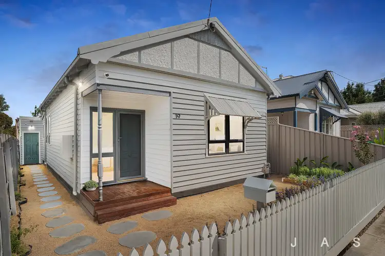 19 Robbs Road