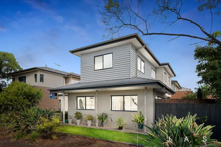 24 Dongola Road