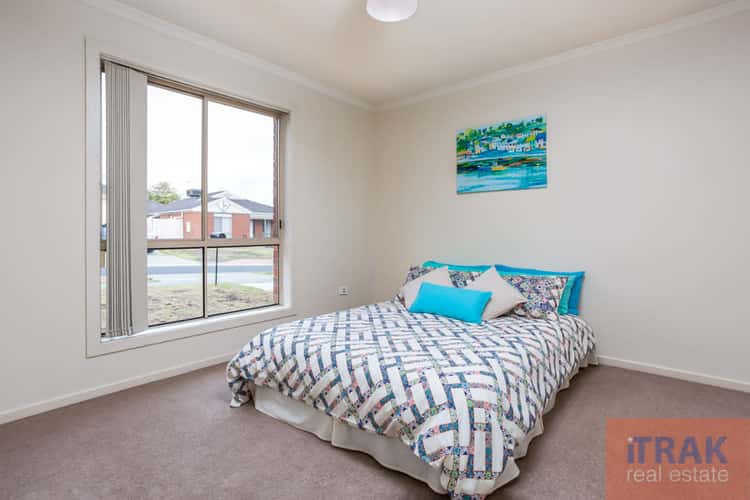 Fifth view of Homely house listing, 2 Howard Place, Berwick VIC 3806