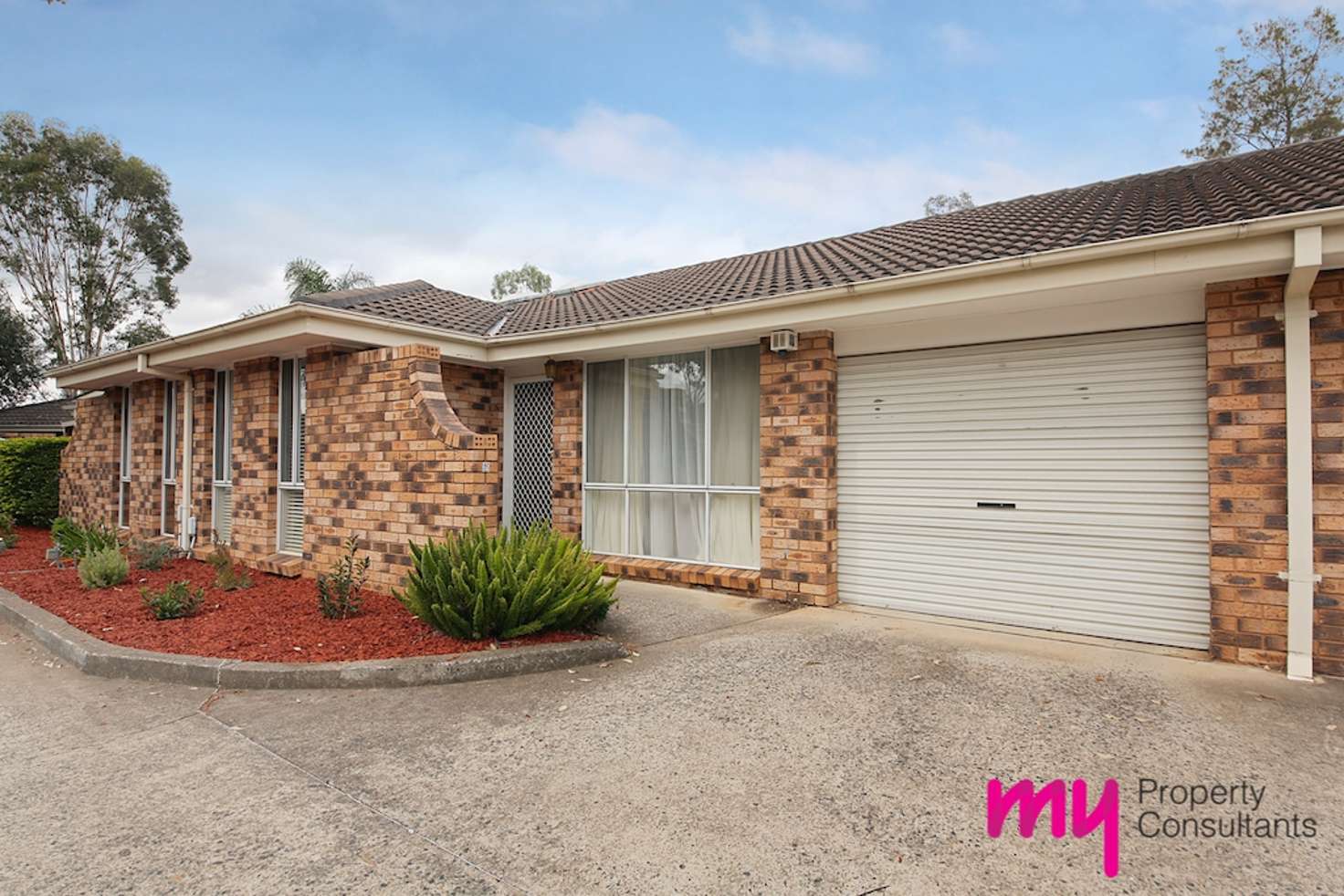 Main view of Homely villa listing, 3/45 Euphrates Place, Kearns NSW 2558