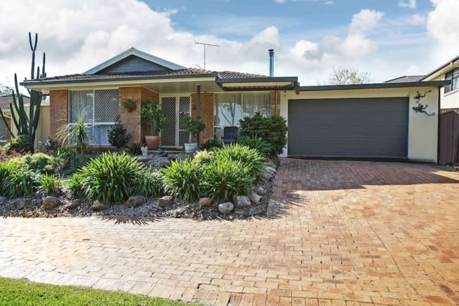 Main view of Homely house listing, 15 Darnay Place, Ambarvale NSW 2560