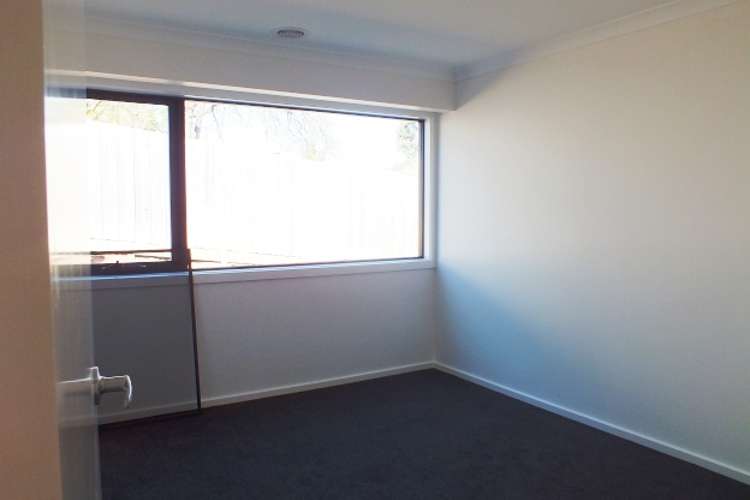 Fifth view of Homely townhouse listing, 2/150 Ryan Street, Brown Hill VIC 3350