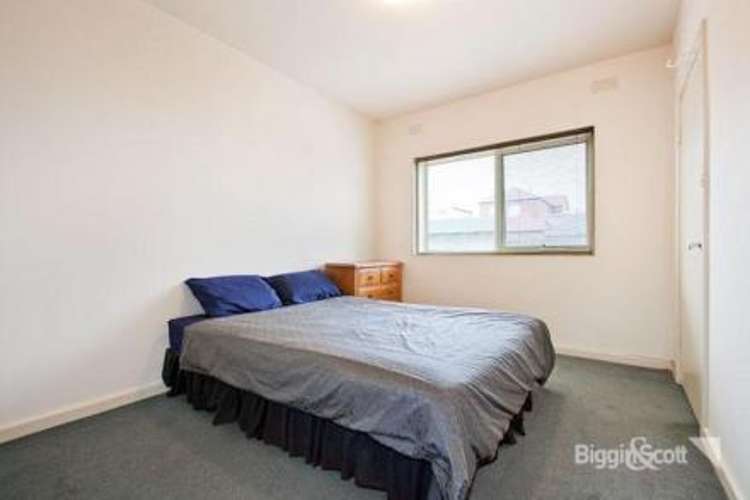 Third view of Homely apartment listing, 2/18 Nightingale Street, St Kilda VIC 3182