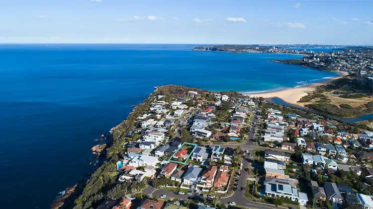 9 Ian Avenue, North Curl Curl NSW 2099