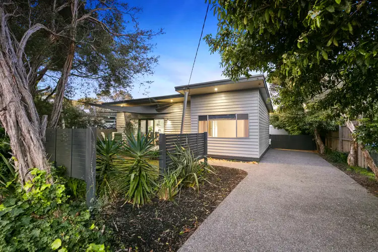 33 Neville Drive, Rye VIC 3941