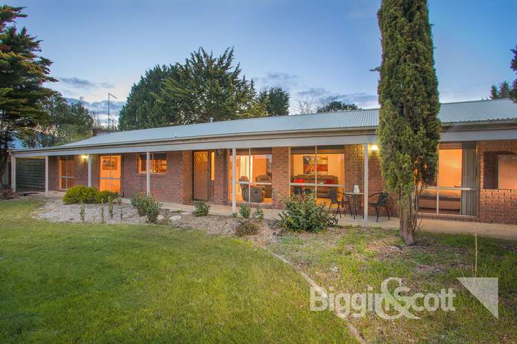 14 Blackwood Street, Ballan VIC 3342