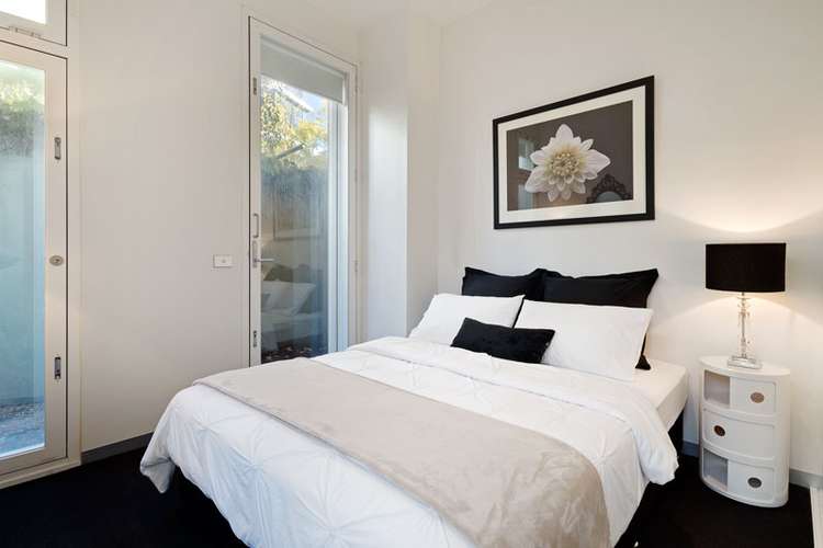 Third view of Homely apartment listing, 3/9 Commercial Road, Melbourne VIC 3004