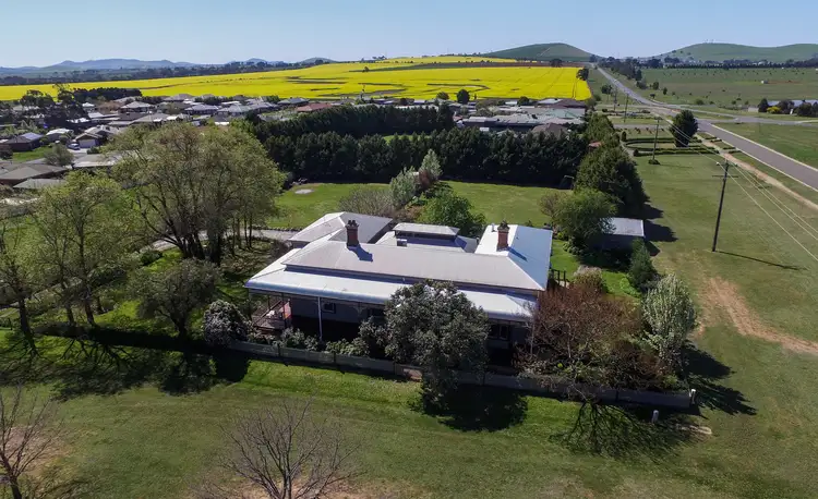 2 Dundas Place, Miners Rest VIC 3352
