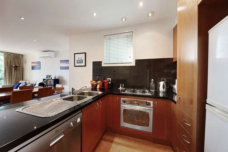 Fourth view of Homely apartment listing, 4/17 Kelvin Grove, Prahran VIC 3181