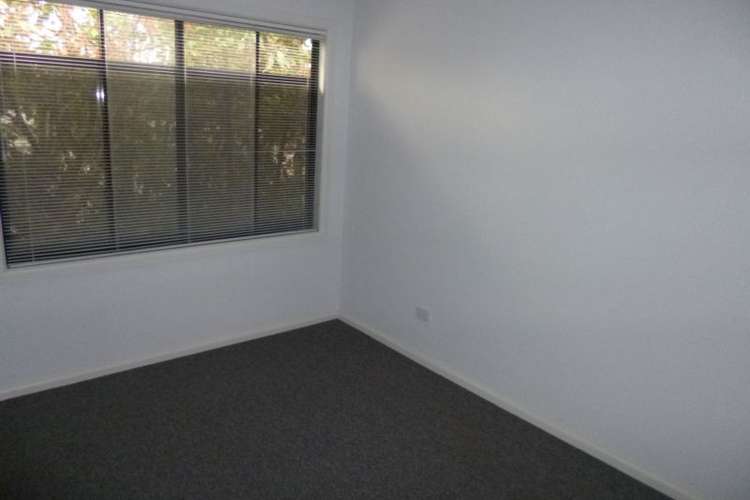 Third view of Homely apartment listing, 8/2 Park Street, Geelong VIC 3220