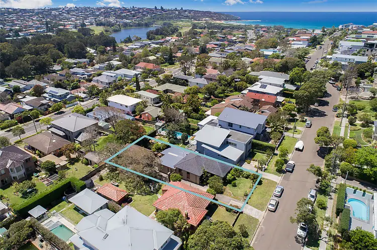 15 Brighton Street, Curl Curl NSW 2096