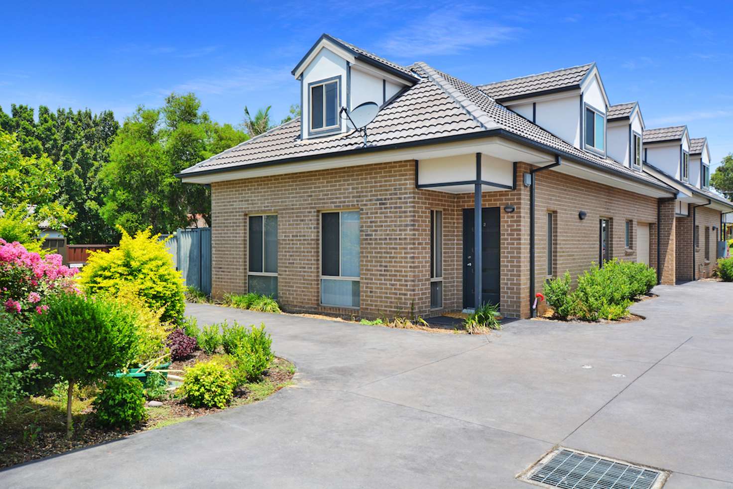 Main view of Homely townhouse listing, 2/27 Eton Road, Cambridge Park NSW 2747