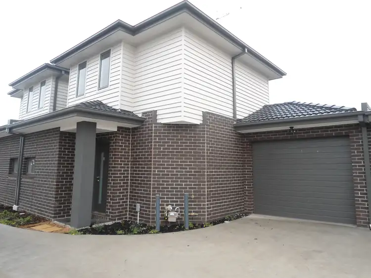 2/11 Loxwood Court, Deer Park VIC 3023