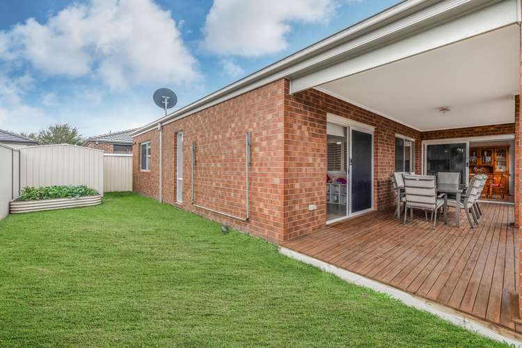 Fifth view of Homely house listing, 25 Edenbrook Circuit, Pakenham VIC 3810