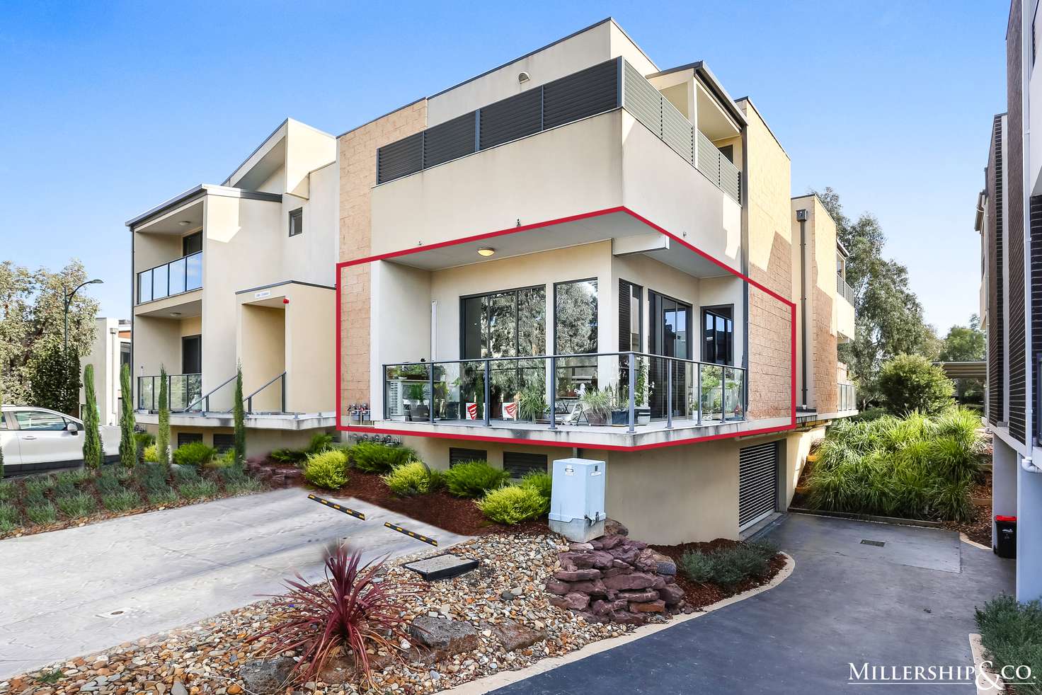 Main view of Homely house listing, 2/27 Diamond Boulevard, Greensborough VIC 3088