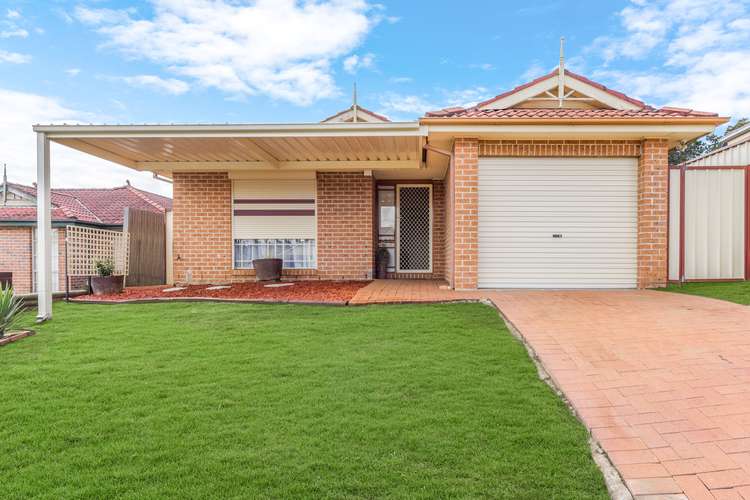11 Englorie Park Drive, Englorie Park NSW 2560