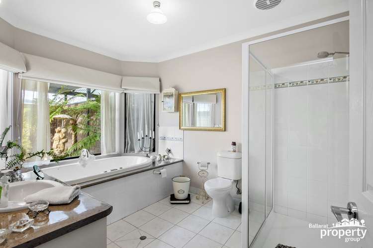 Fifth view of Homely house listing, 10 Mia Street, Alfredton VIC 3350