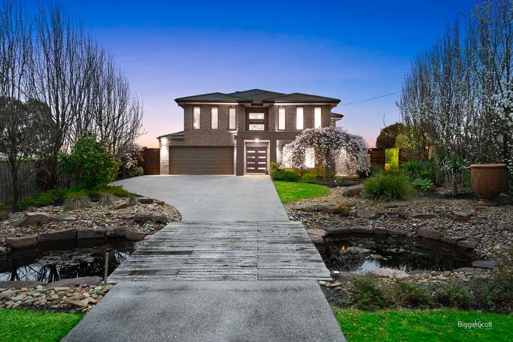 27 Bowness Court, Croydon Hills VIC 3136