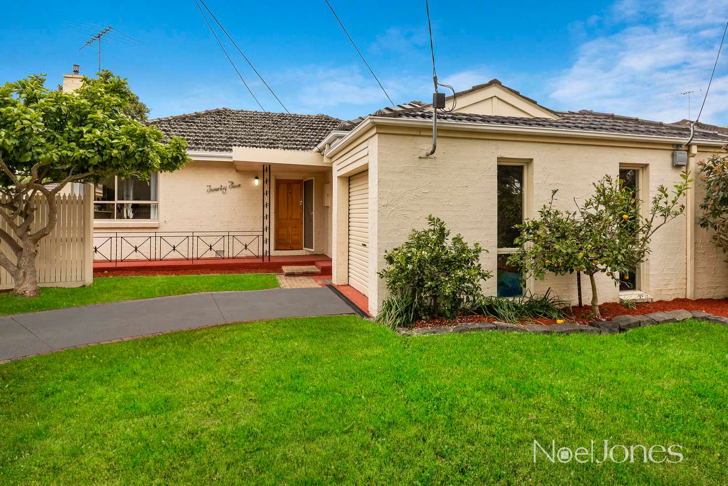 Main view of Homely unit listing, 1/24 Damon Road, Mount Waverley VIC 3149