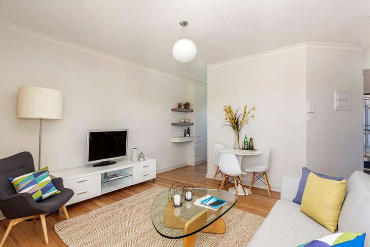 Fourth view of Homely apartment listing, 8/33 Pine Avenue, Elwood VIC 3184