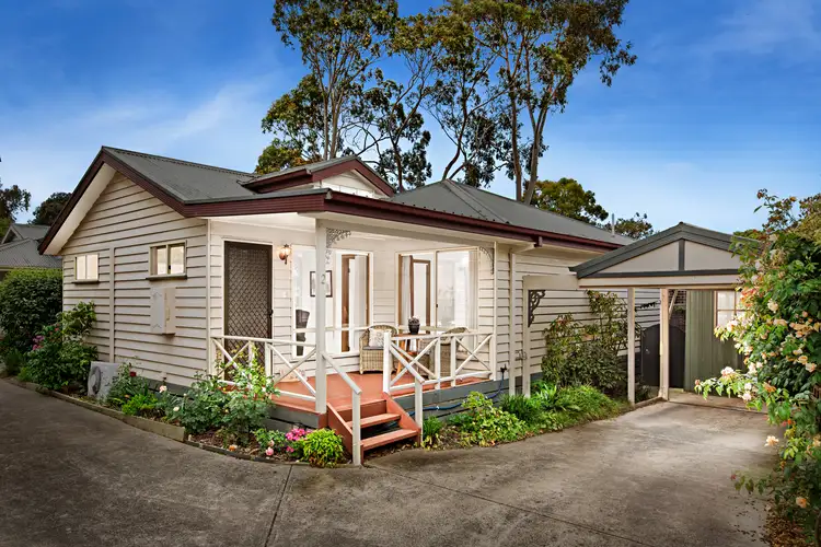 2/8 Clement Crescent, Croydon VIC 3136