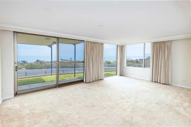 Second view of Homely townhouse listing, 2/1 Esplanade, Frankston VIC 3199