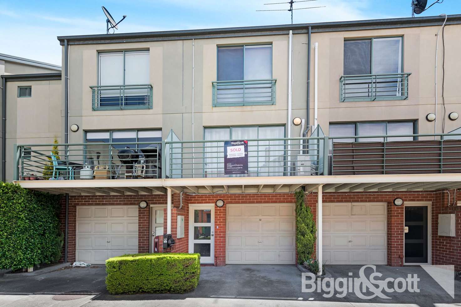 Main view of Homely townhouse listing, 32 Kynoch Lane, Maribyrnong VIC 3032