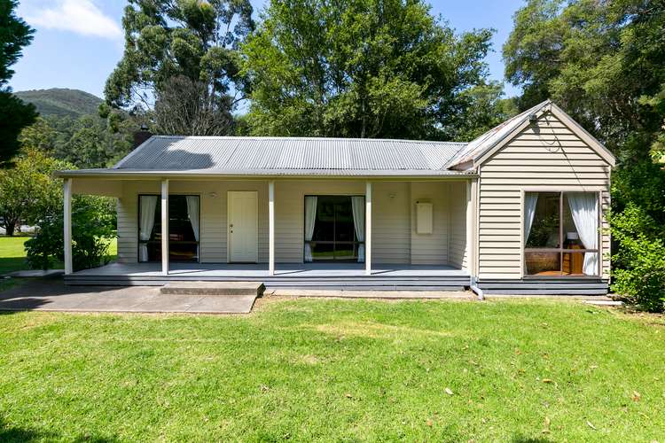 24 Kellys Road, Warburton VIC 3799