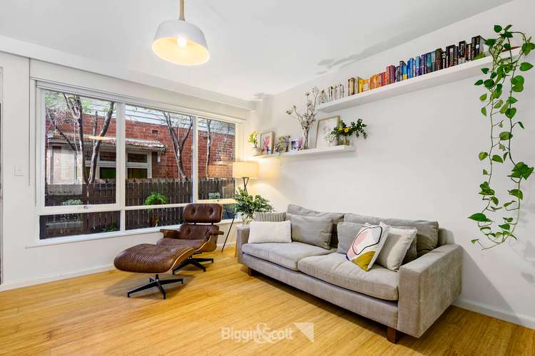 Main view of Homely apartment listing, 2/2 Irymple Avenue, St Kilda VIC 3182