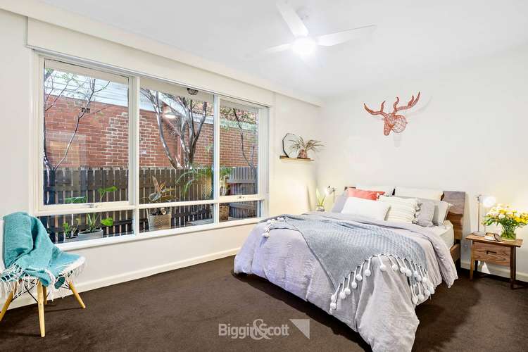 Fifth view of Homely apartment listing, 2/2 Irymple Avenue, St Kilda VIC 3182