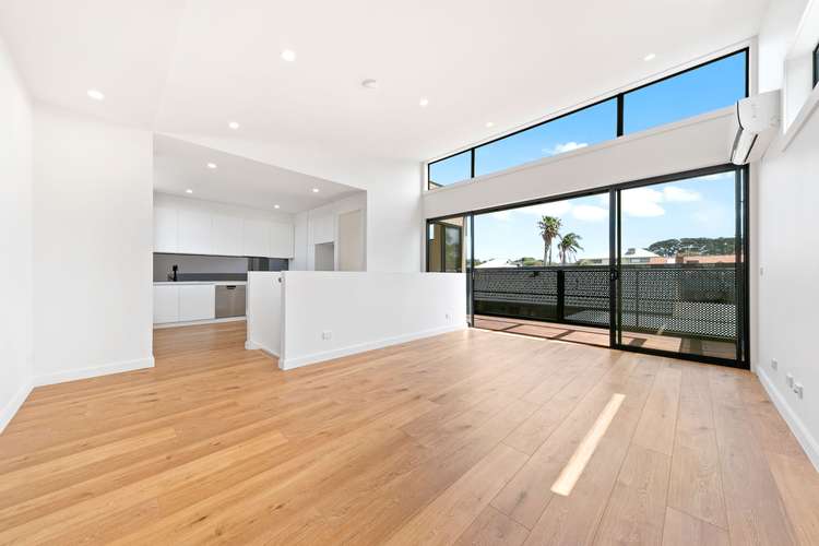Main view of Homely townhouse listing, 2/462 Como Parade West, Mordialloc VIC 3195
