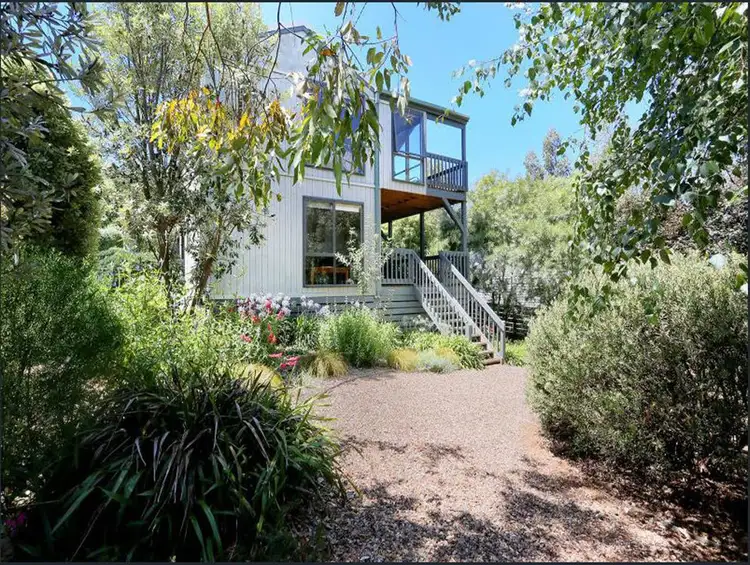9 Lake Road